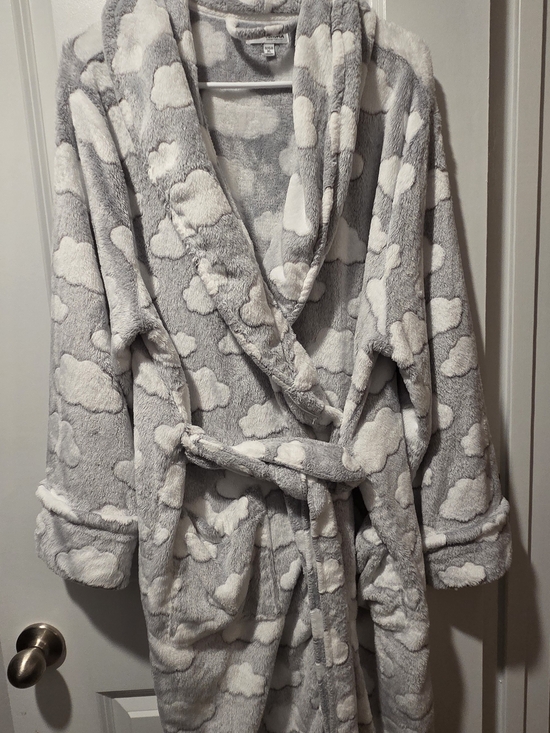 Sonoma Other - Sonoma Plush Cloud-Print Robe in Gray and White